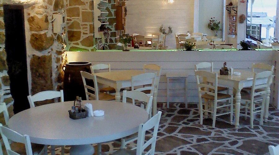 SCALA seafood bar, a Rawdrops partner in Matala